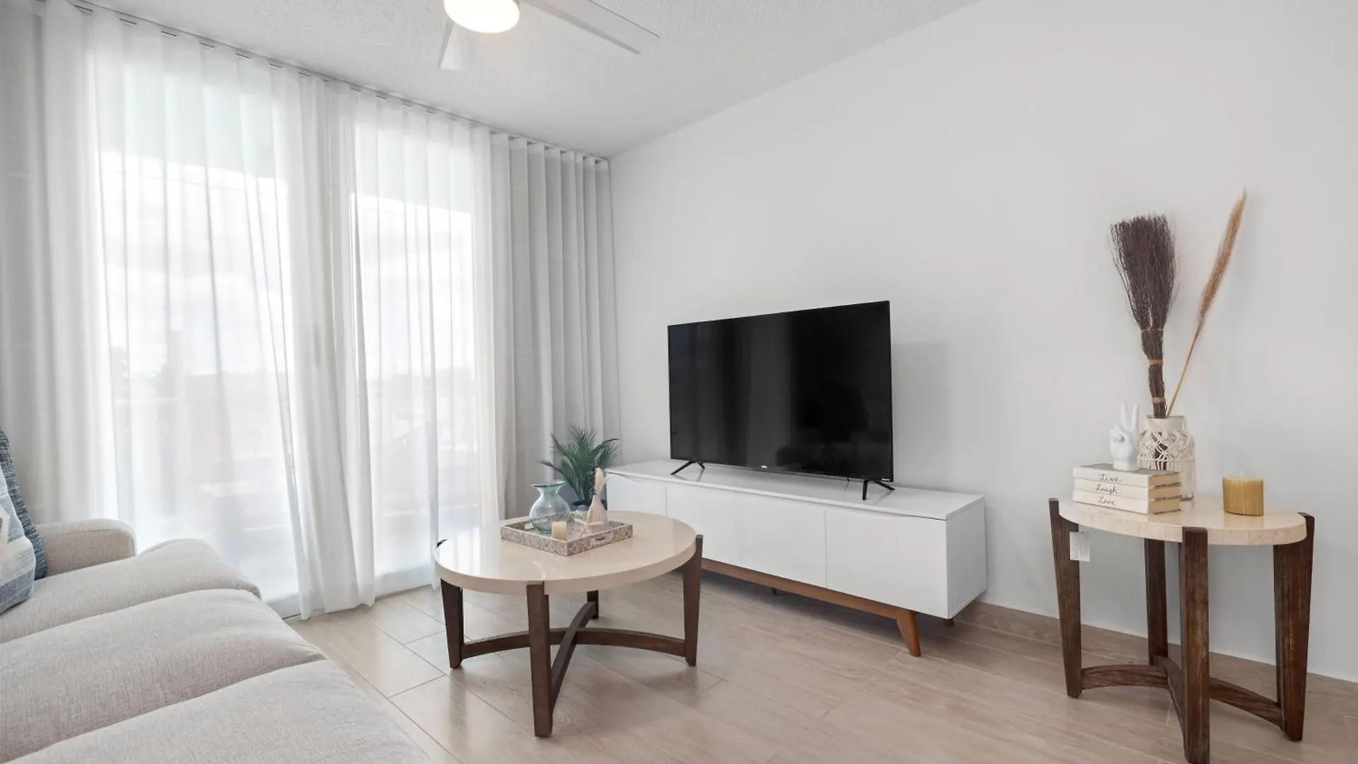 Amazing Beach Getaway For Large Groups Otium San Juan